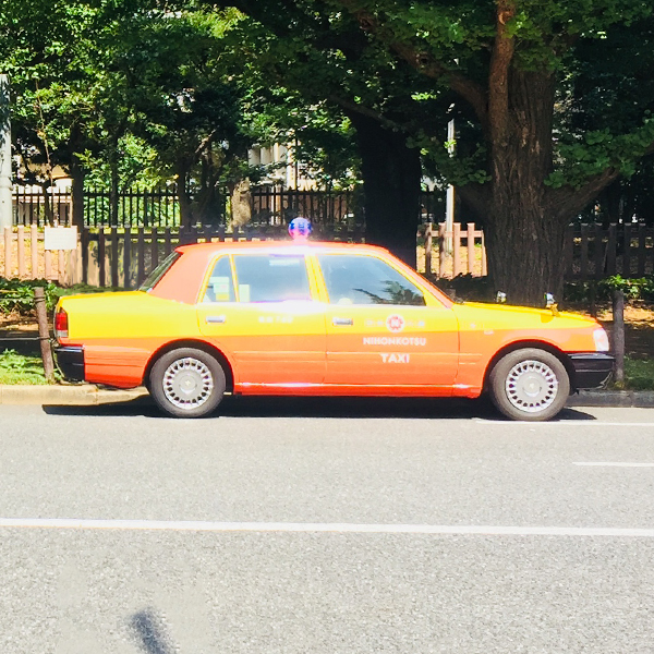 キャラメル×復刻カラー特別仕様タクシー